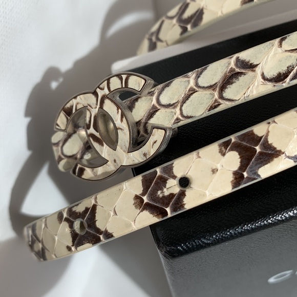 CHANEL Python Cream Brown Snake & Leather Skinny Belt CC Logo w/ Matte Silver HW - Picture 3 of 16